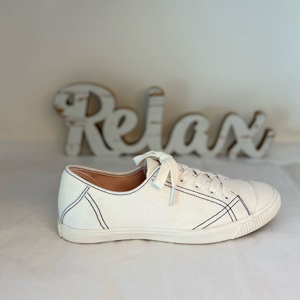 🌸Kate Spade pre-owned Tommi White Sneakers. Size 8.5